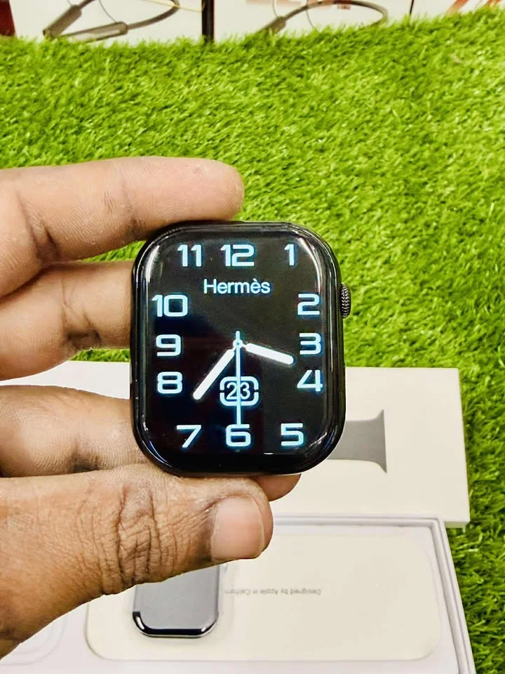 Series 11 Smart Watch - Premium Look & Bluetooth Calling
